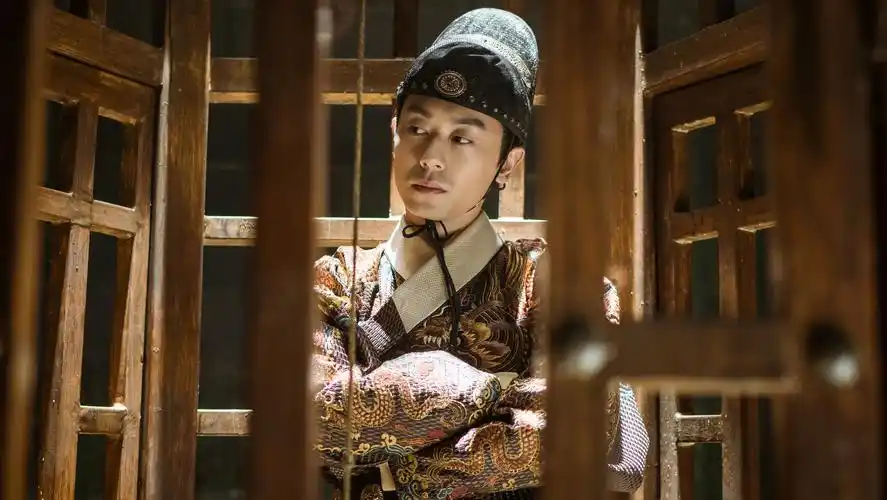 朱亚文《大明风华》饰演俞灏明侄子 "叔侄"戏外表情包互动笑翻网友