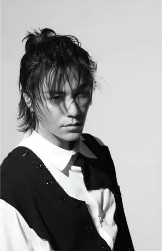 陈坤半扎丸子头似漫画男 中二之道打破次元潮流