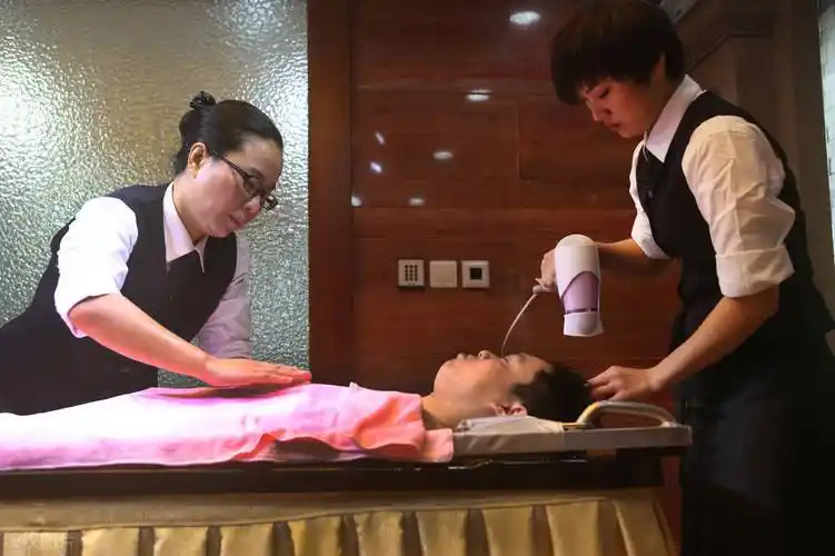 轻松月入过万,遗体化妆师的工作多少人敢做?_逝者_死亡_服务业