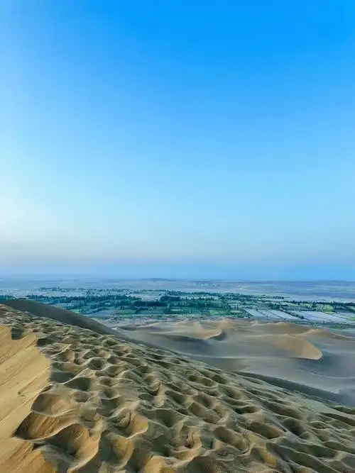 9815 "心下荒芜者 徒有末途" #库木塔格沙漠风景图 - 抖音