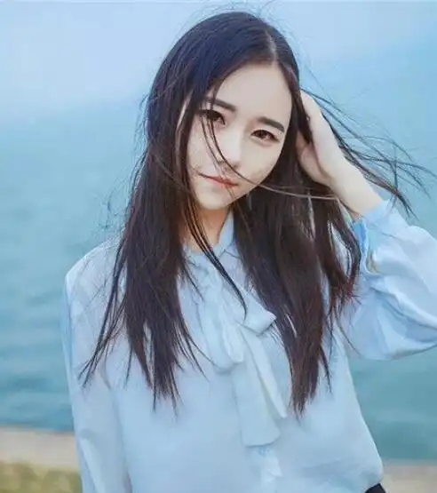 清新淑女范长直发,清新直发最显淑女气质_飘逸直发_女生发型大全