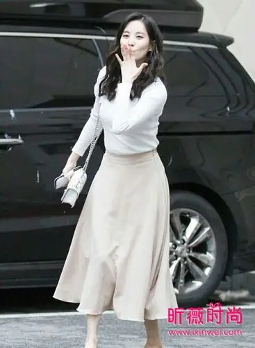 林允儿黄美英郑秀晶 韩国女星夏季街拍穿搭