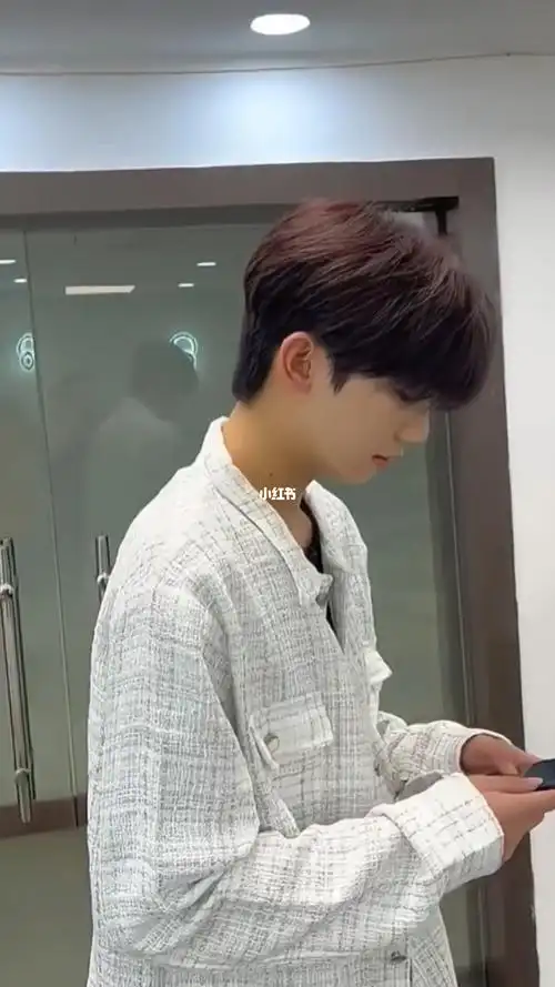 男生直接帅到犯规的韩式气垫烫