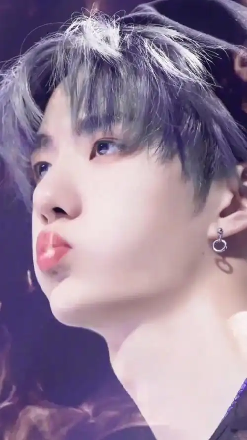 可爱到爆了#王一博的嘟嘟嘴更显奶气了