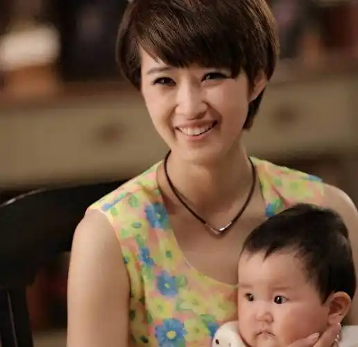 演员奚望:在继父刘之冰支持下离婚后,带着女儿的她,现在怎样了