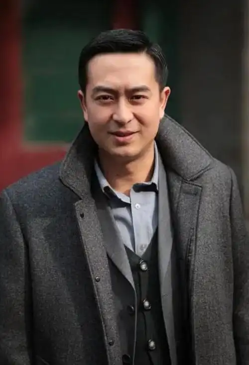 张嘉益的励志人生,和他生命中低调深爱的女人