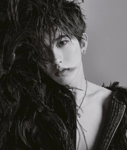 蔡徐坤也太任性了吧!继高跟鞋后再次穿上女装,黑粉看后都怕了