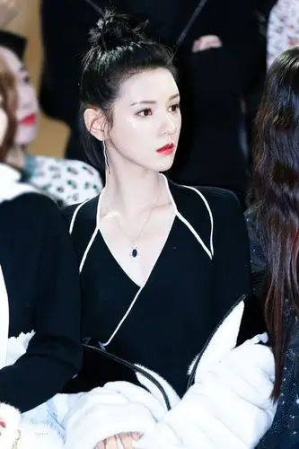 李涛:如果有可能 赵露思和张予曦哪位更有小花相?