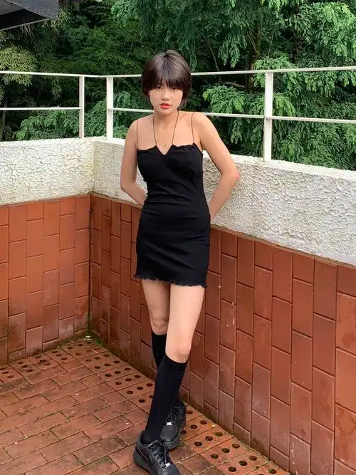 techo2ways纸儿同款弹力细带吊带小可爱短裙辣妹连衣裙