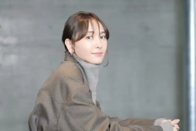 新垣结衣自述:我曾因为孤独无比悲伤,幸好这时有人能拉住我的手