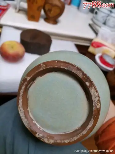 80年代早期仿汝窑瓷瓶有残缺工艺古朴少见的品种