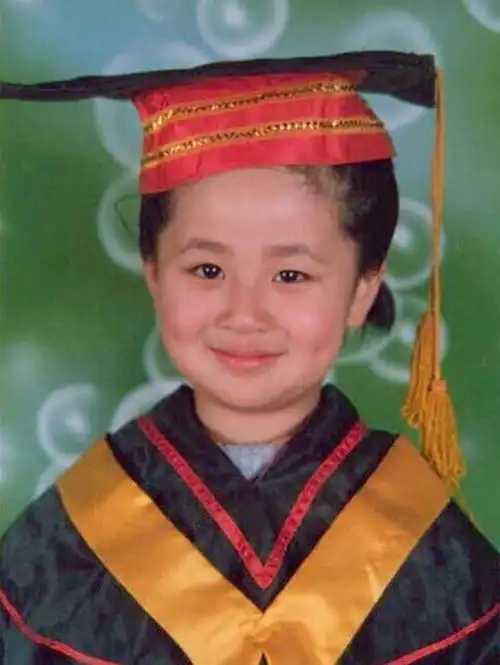 明星小时候照片,杨幂我忍了,林允我忍了,唯独杨紫真忍不住!