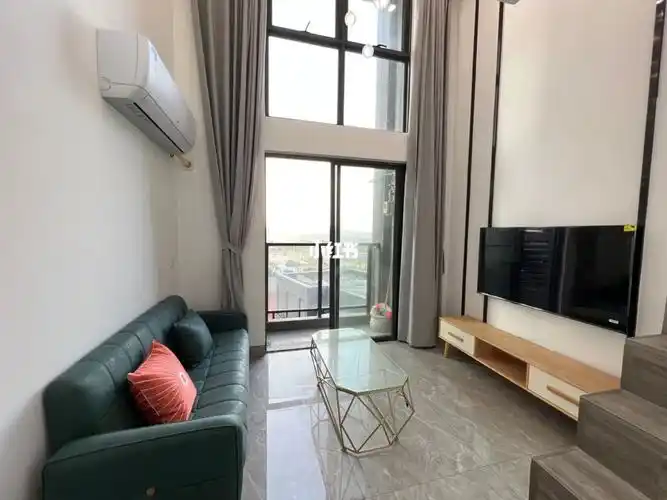 天誉城loft复式公寓出租1400