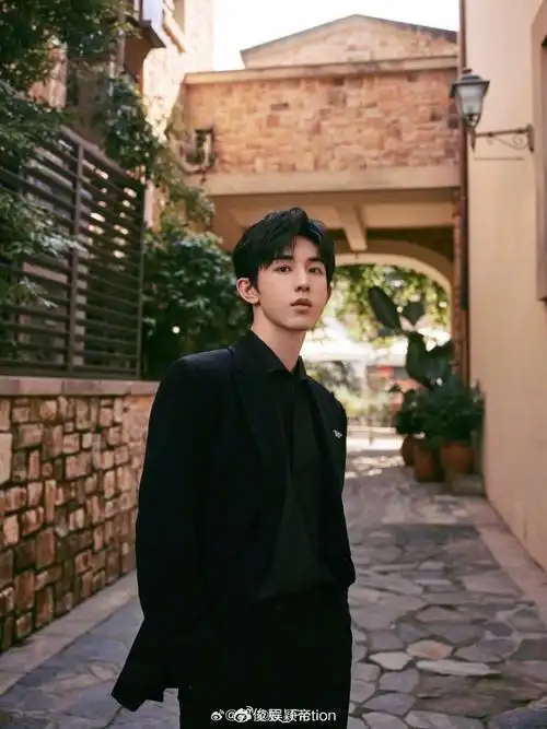 郭俊辰在海拔4000米开了演唱会