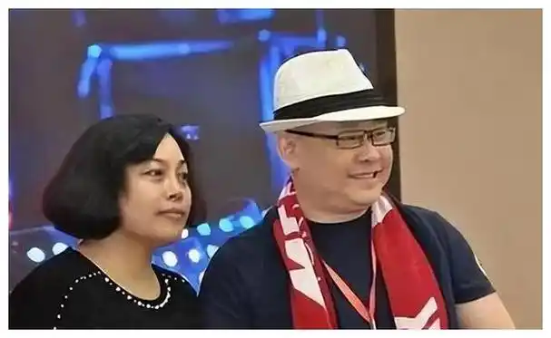 刀郎离婚30年前妻含泪自述他住豪宅我却一无所有