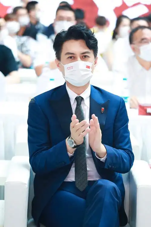 靳东超话05靳东代言红旗超话一期一会210710#红旗嘉年华##长春国际