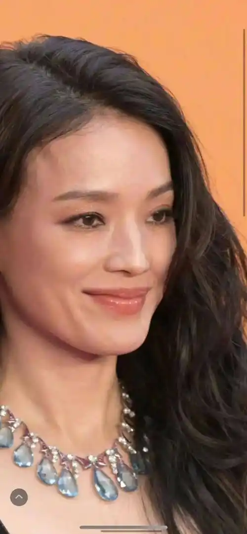 47岁舒淇怼脸拍都找不到医美痕迹_韧带_面部_皮肤