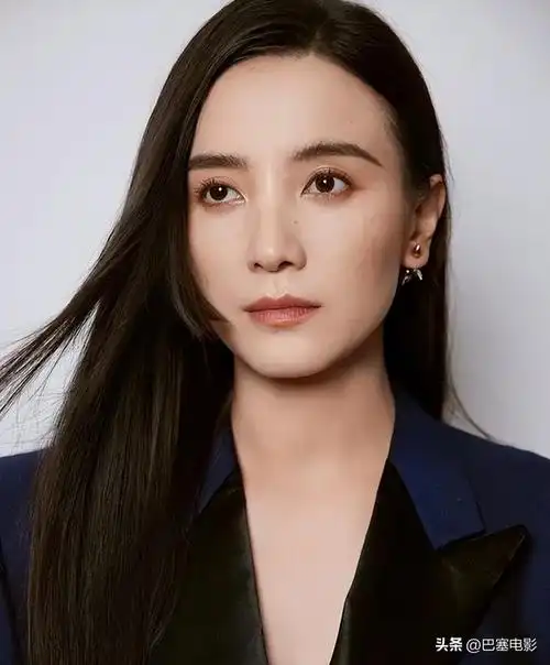 哪些明星颧骨高,娱乐圈的高颧骨明星,年轻时显得刻薄,凌厉,老了之后真