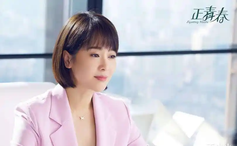 原创23岁出道28岁成名,《正青春》3大御姐作配,这排