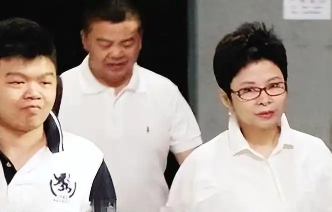 三,赖昌星无期徒刑,渐渐消失的董文华终获清白,与家人和睦