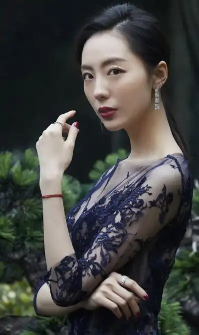 陶珞依代言费用照片2年多少钱