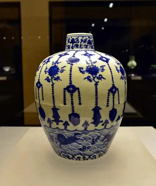 明代官窑瓷器亮相山东博物馆