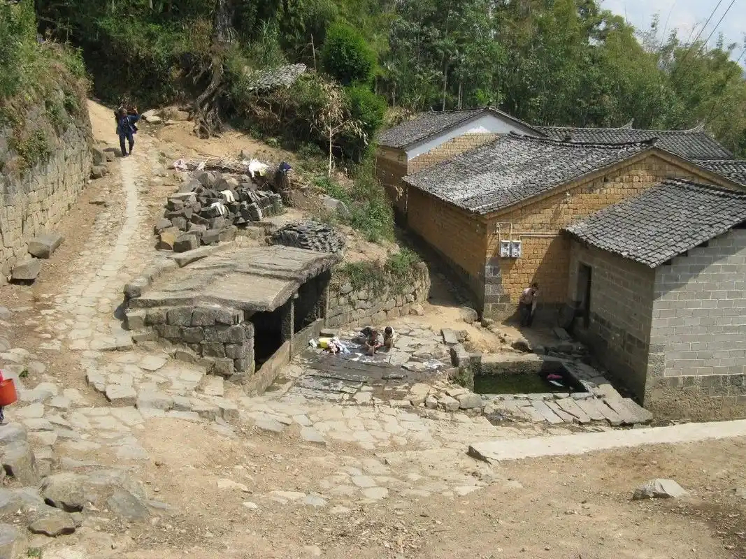 谈一谈农村贫困的原因