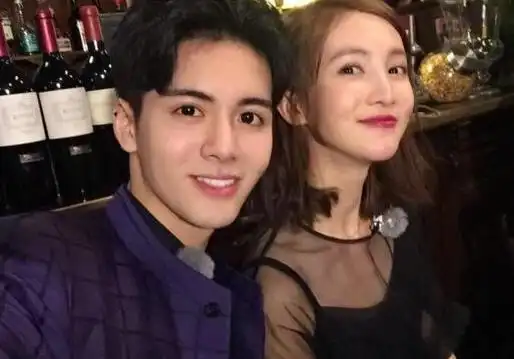 曾舜晞一看就喜欢金晨曾舜晞亲金晨是哪一期