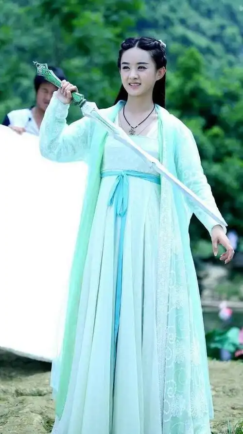 论能驾驭古装裙的明星:范冰冰垫底,第一无人不服