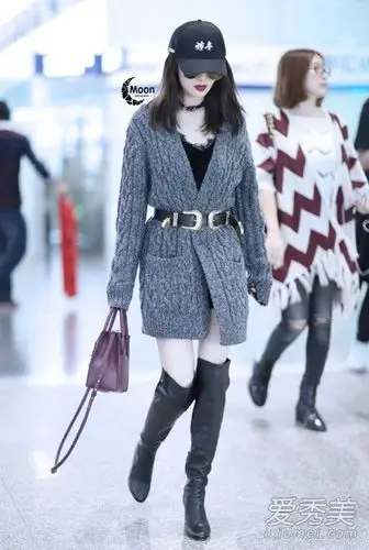 明星街拍示范冬日高筒靴穿搭穿出大长腿