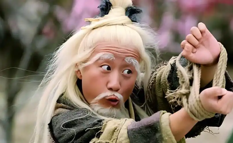 (周伯通剧照)《神雕侠侣》末尾的第三次华山论剑之时,张三丰就与