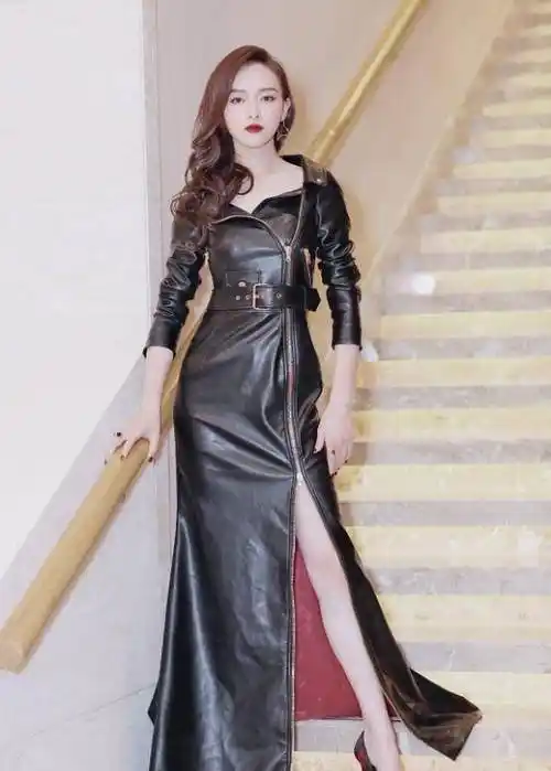 唐嫣长相美得很精致,穿飒气装出镜,身高172cm驾驭没压力_皮衣_版型_的