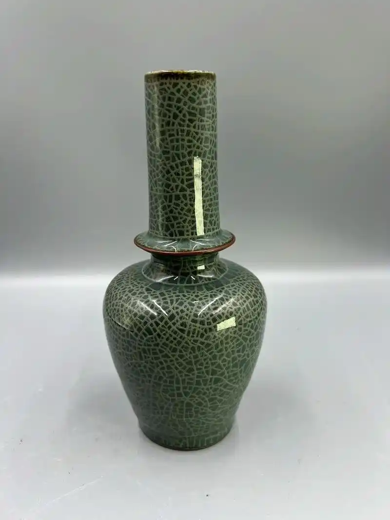 宋瓷收藏.南宋溪口官窑绿釉长颈瓶         关于溪口官 - 抖音