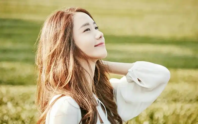 林允儿唯美写真壁纸_韩国气质林允儿