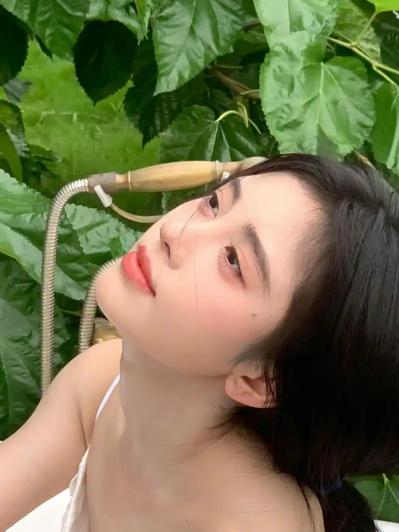 鞠婧祎是唯一纯白的茉莉花#  内娱营业神图不能没