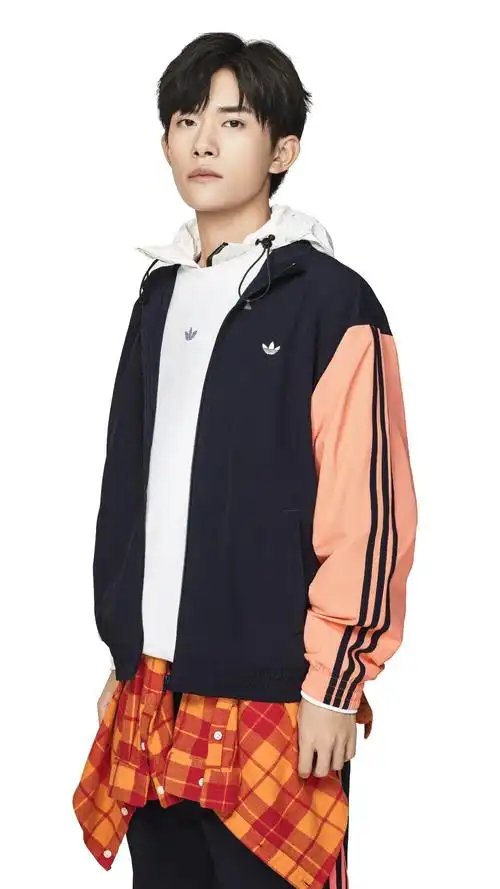 易烊千玺adidasoriginals品牌代言人