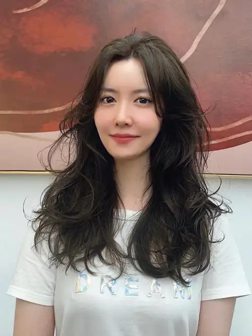 中长发大卷卷发烫发