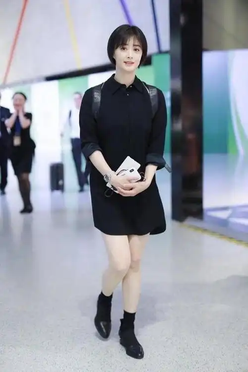 1,中年女人有肚子别再"塞衣角"了,学蒋欣的藏腹穿法,时髦又显瘦