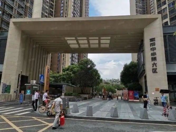 【11图】壹城中心街铺,铺,超大广告位,租金27000元,深圳龙华龙华中心