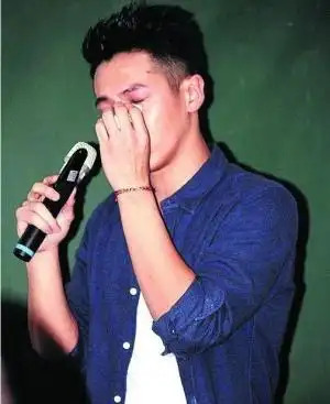 柯震东否认飙泪系演戏现在看哆啦a梦都会哭图