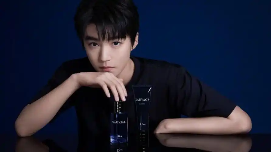 2021代言篇 | 王俊凯dior中国旷野男士香水系列代言_微博