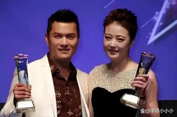 周海媚北京男友信息曝光姐弟恋31岁恋爱43岁分曾在大学教书