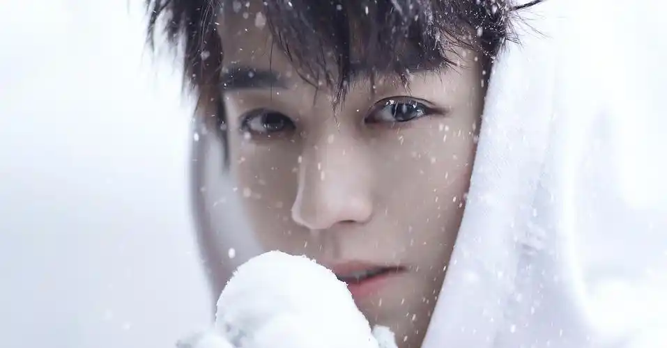 王俊凯×《ellemen新青年》2020春季刊封面