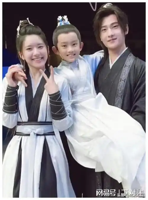 当然,作为"夜华"的饰演者,杨洋也有幸跟刘亦菲合作过.