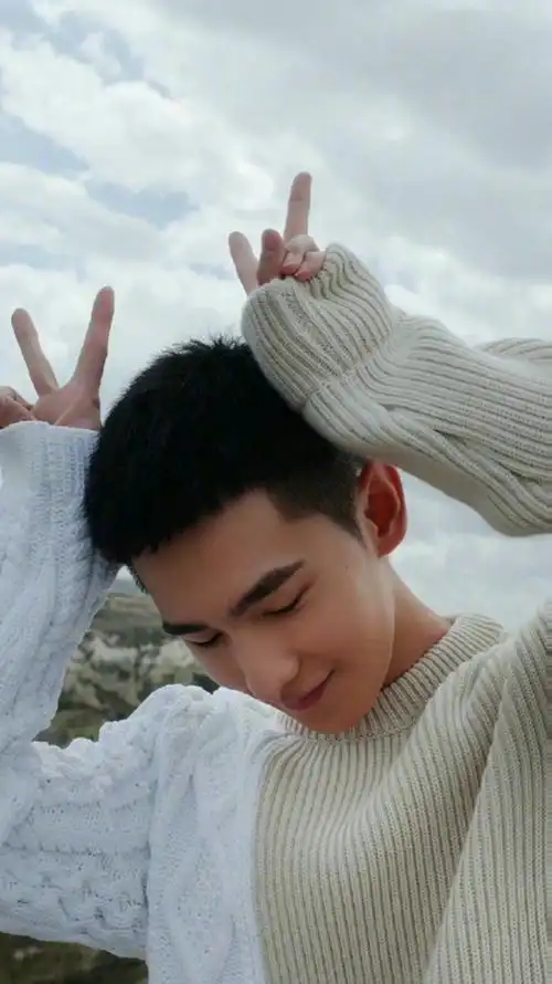 大暑#杨洋短发合集,看着好舒服