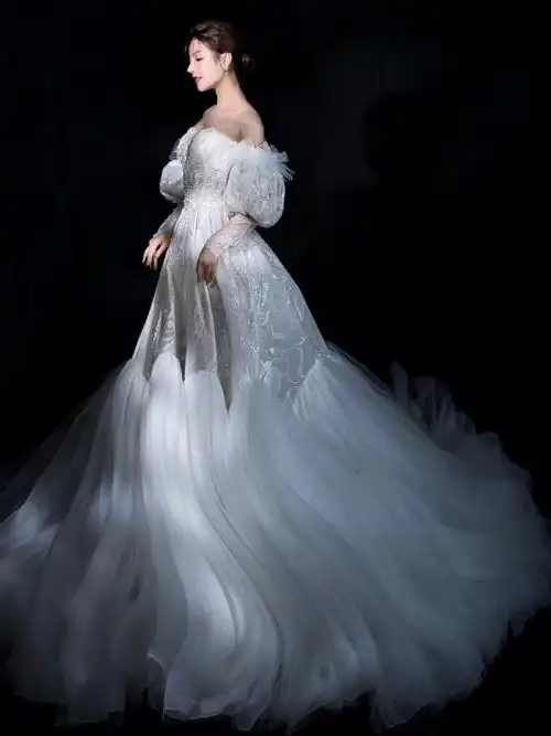 淄博婚纱十几位国际知名设计师的心血之作