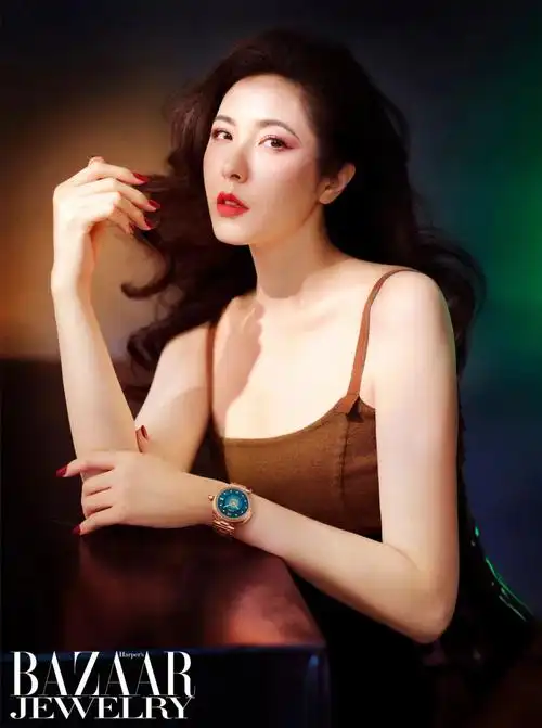 封面明星曾黎时情化忆