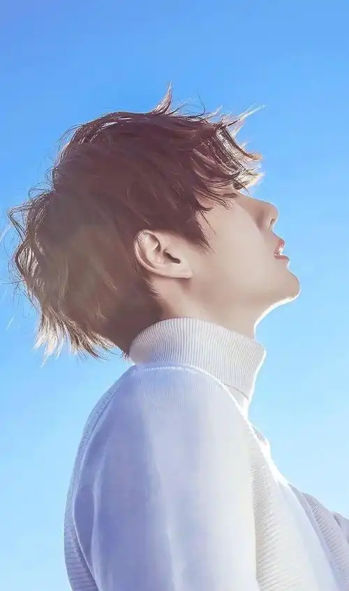 同样拥有2020年最新鲜的王一博