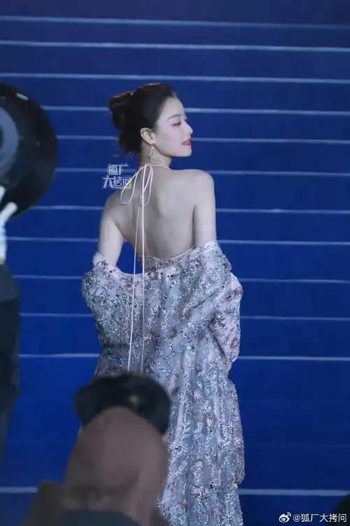 迪丽热巴 郭培高定##倪妮 花神降临