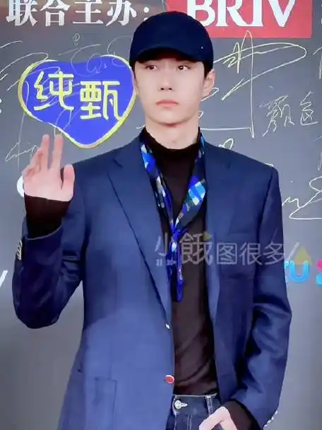 王一博修改豆瓣简介##微博之夜新图##有翡上星贵州卫视